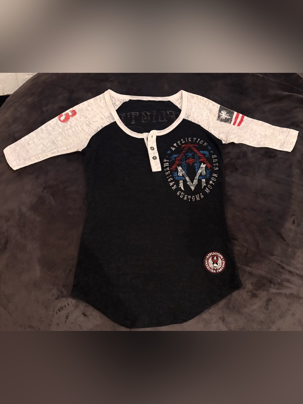 Affliction Black & White Raglan Henley Shirt (XS)